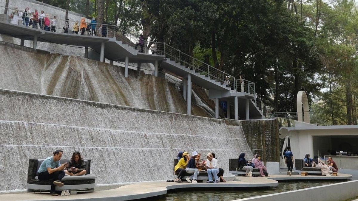 Suasana di HeHa Waterfall, satu tempat wisata baru di Bogor Jawa Barat.