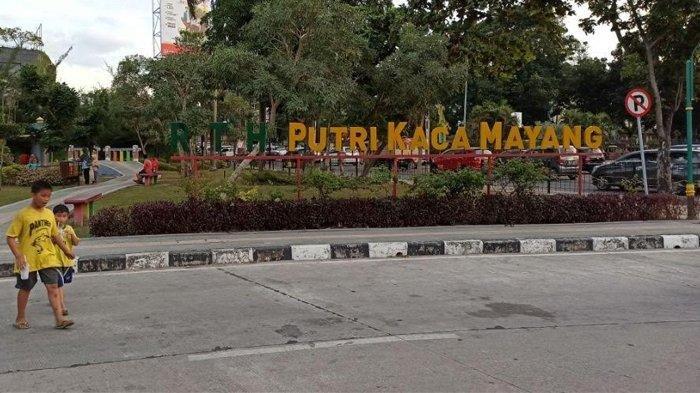Suasana di Ruang Terbuka Hijau (RTH) Putri Kaca Mayang, Pekanbaru, Riau, Kamis (27/2/2020) sore.