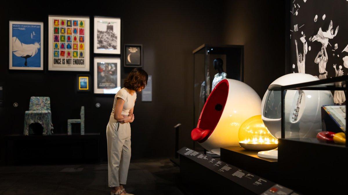 Suasana pameran yang diadakan di National Museum of Singapore