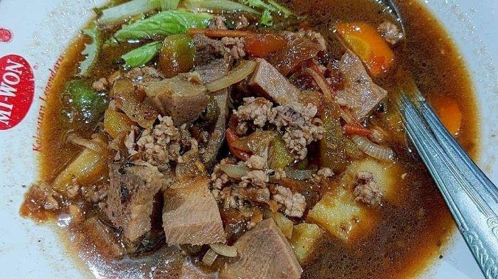 Sumber Bestik Pak Darmo Honggowongso, kuliner favorit di Kota Solo, Jawa Tengah yang cocok untuk menu makan malam.