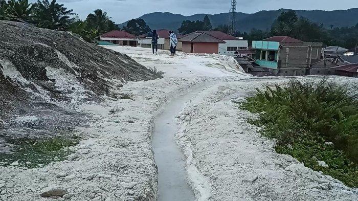 Sumber air panas di Sipoholon, Kecamatan Sipoholon, Kabupaten Tapanuli Utara sempat berubah arah aliran usai gempa, Sabtu (1/10/2022).