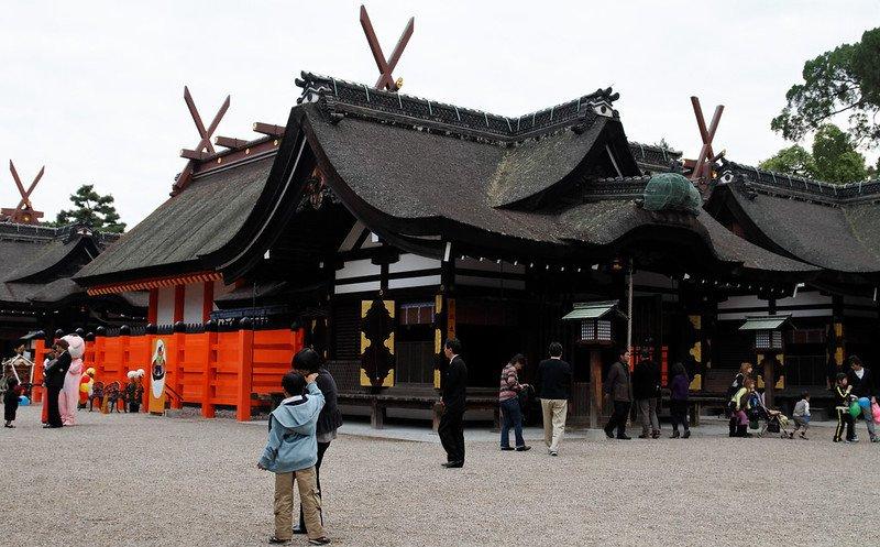 Sumiyoshi Taisha, satu kuil Shinto terbaik di Jepang untuk merayakan tahun baru.