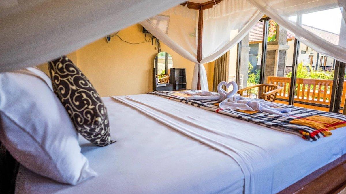 Summer Guesthouse Lovina, satu hotel bintang 4 di Buleleng Bali yang mendapat rating 8 dari Agoda dengan tarif inap mulai Rp 200 ribuan.