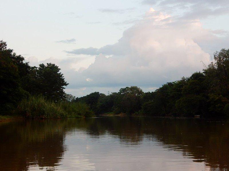 Sungai Ping, satu tempat wisata hits di Chiang Mai Thailand.