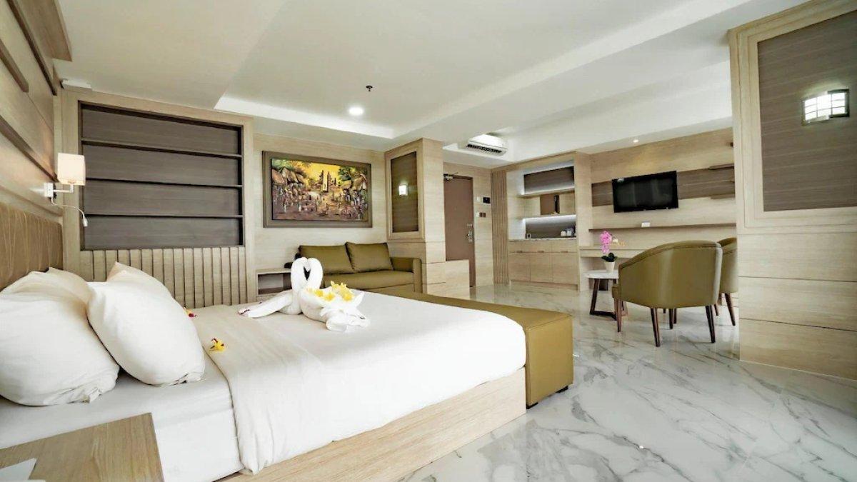 Sunrise Aventus Hotel Nusa Dua, satu hotel bintang 4 di Nusa Dua Bali menawarkan fasilitas kolam renang dengan tarif inap mulai Rp 300 ribuan.