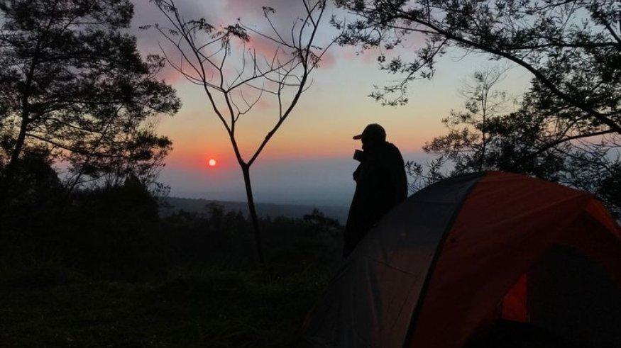 Sunrise di area camping Deles Indah Klaten.