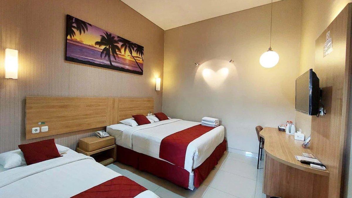 Ilustrasi tipe kamar yang ada di Sunshine Family Homestay near Terminal 1 Juanda Airport