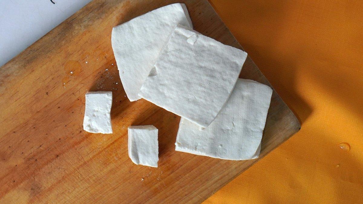 Sup Tahu & Sayur Sederhana, satu resep sahur praktis yang bisa dibuat dalam waktu singkat, tetap sehat, dan tentunya ramah di kantong.