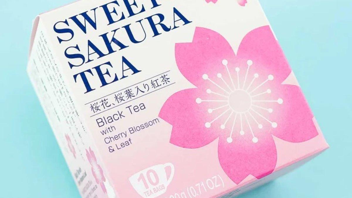 Sweet Sakura Tea, satu merek teh hijau di Jepang yang cocok buat dijadikan oleh-oleh.