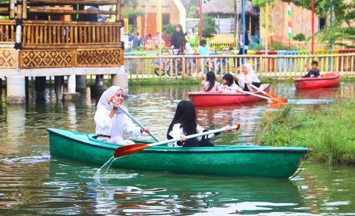 Taman Herbal Insani, rekomendasi tempat wisata ramah keluarga di Depok, Jawa Barat.