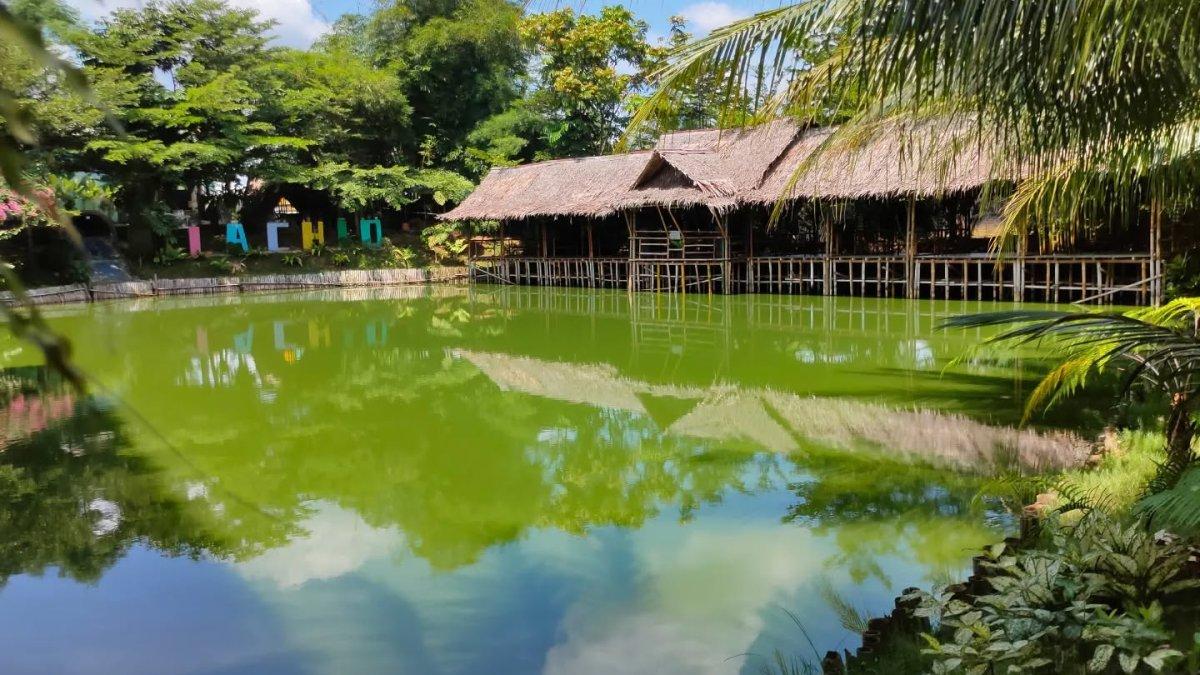 Taman Rekreasi dan Rumah Susu Lachio, Deli Serdang, Sumatera Utara.