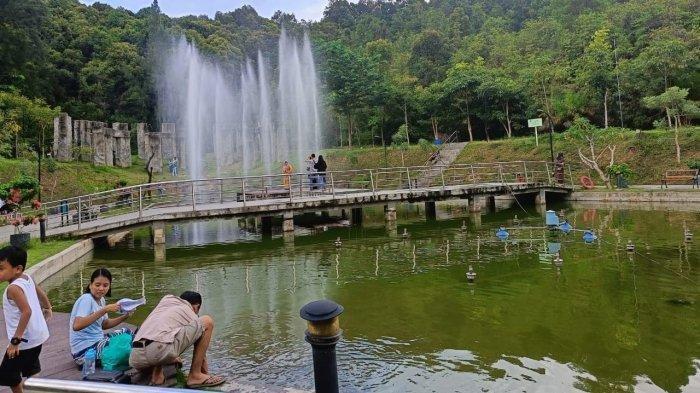 Lokasi Taman Rusa Sekupang ada di Jalan RE Martadinata, Tanjung Pinggir, Kecamatan Sekupang, Kota Batam, Kepulauan Riau.