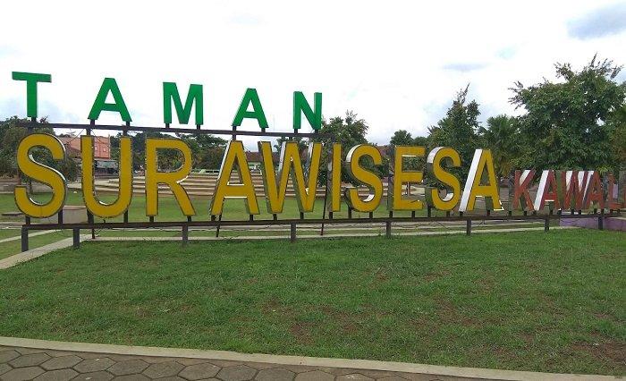 Taman Surawisesa di Kawali, Kecamatan Kawali, Kabupaten Ciamis, Jawa Barat.