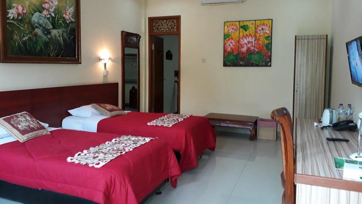 Taman Teratai Hotel, satu hotel murah dekat Dairyland Riverside Puncak Jawa Barat.