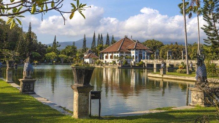 Taman Ujung Sukasada di Karangasem, Bali.