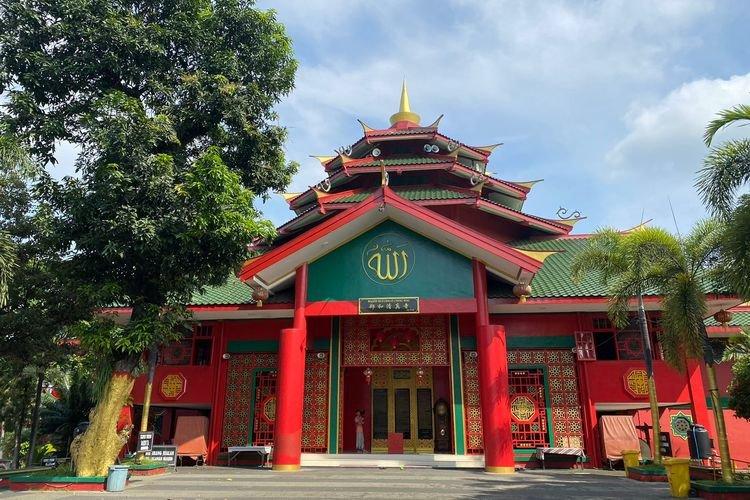 Tampak depan Masjid Muhammad Cheng Ho di Pandaan, Pasuruan, Jawa Timur.