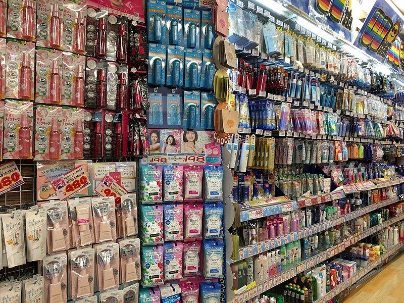 Tampilan produk di Don Quijote Shibuya