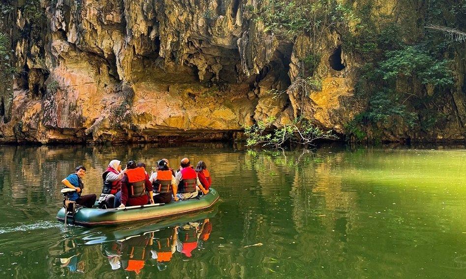 Tasik Cermin, satu tempat wisata terbaik di Ipoh Malaysia.