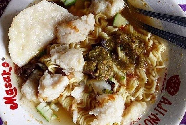 Tekwan Kang Asep buat makan malam di Jambi.