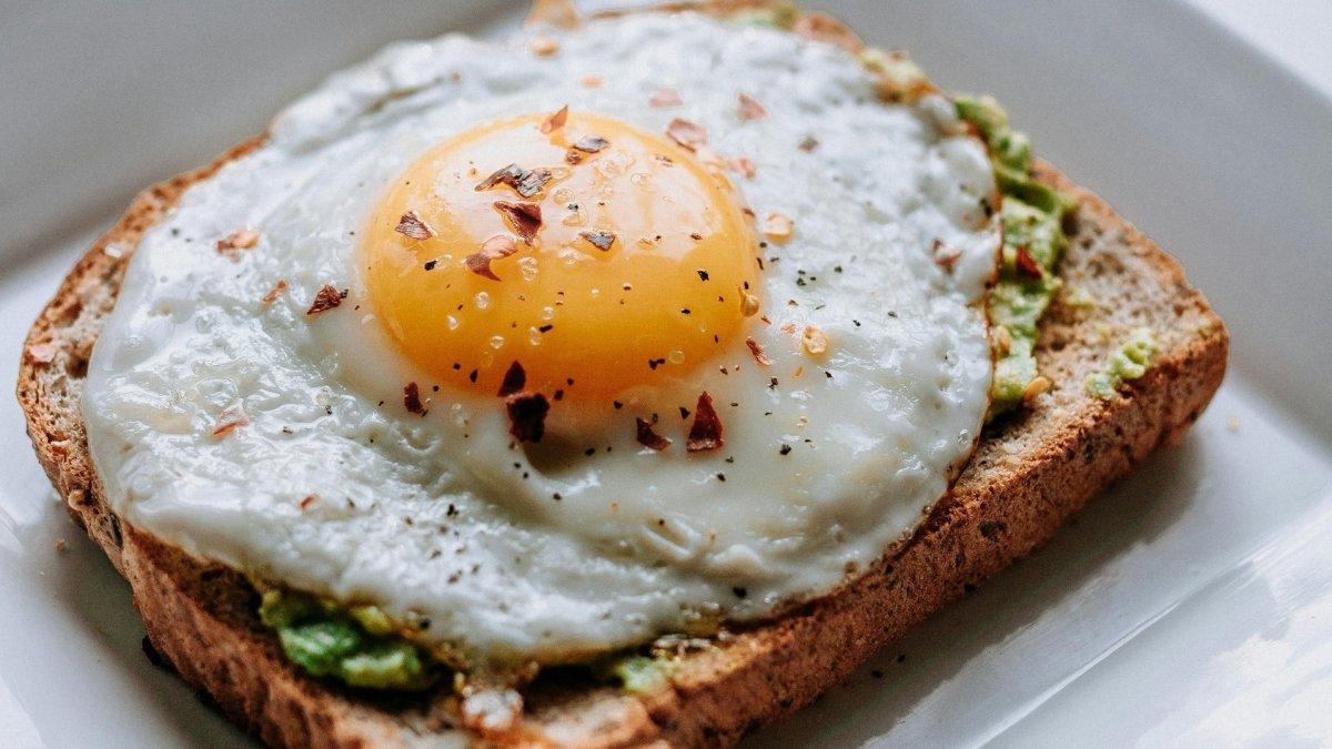 Telur, satu makanan terbaik buat sarapan dan cocok untuk kamu yang mau menurunkan berat badan.