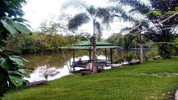 Tempat Pemancingan Alami atau Tampi di Air Mesu, Bangka Tengah, Bangka Belitung.