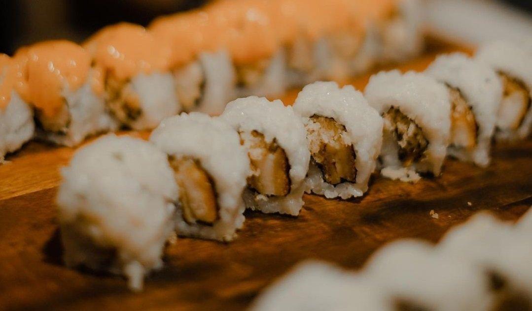 Salah satu menu Warunk Sushi, tempat makan sushi enak di Bekasi.