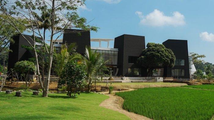 The Botany Restaurant Semar Edupark Karanganyar.