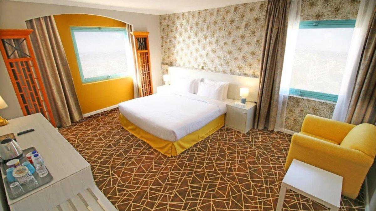 The George Hotel by Saffron Dubai Creek, satu hotel bintang 3 di Dubai.
