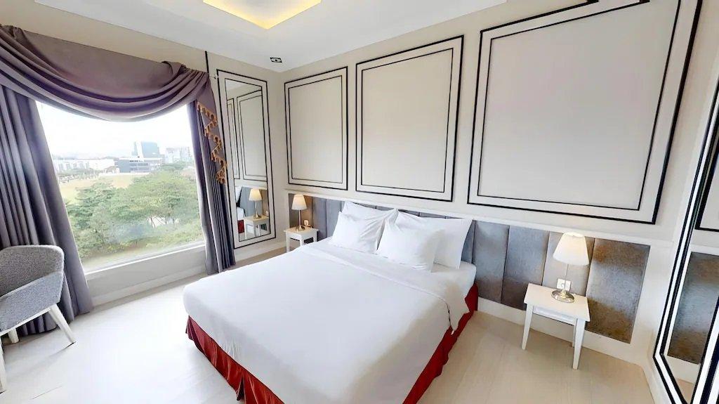 The Grantage Hotel & Sky Lounge, satu hotel bintang 3 terbaik di Serpong Tangerang.