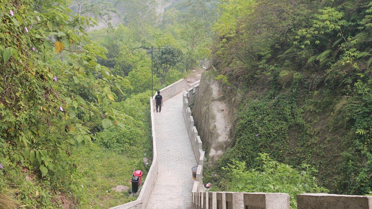 The Great Wall of Koto Gadang, satu tempat wisata hits di Bukittinggi, Sumatera Barat.