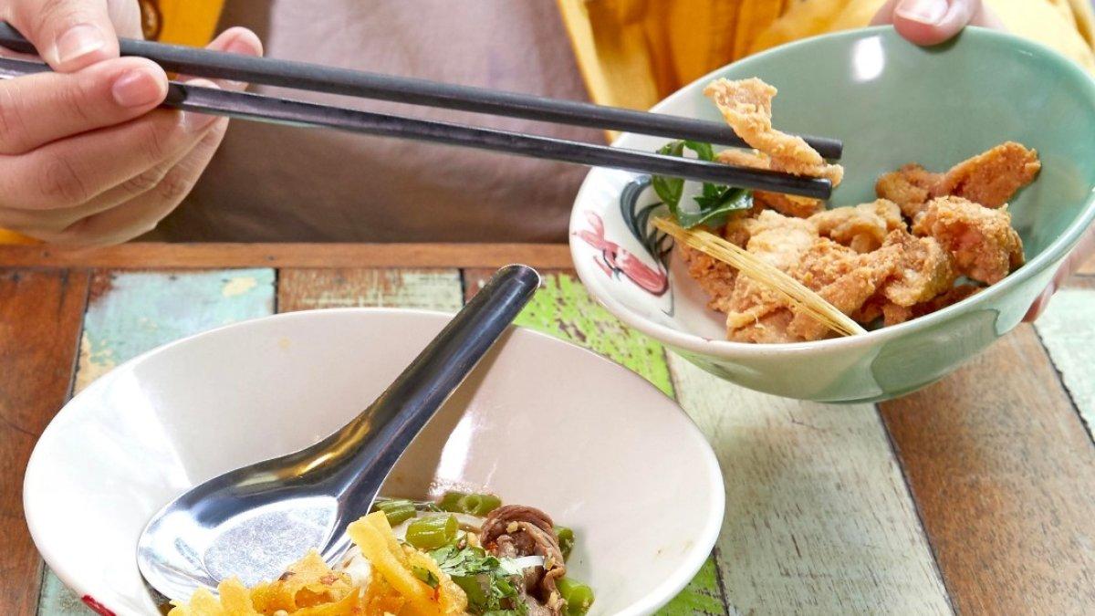 The Original Boat Noodle, satu restoran terbaik di Bugis Junction Singapura buat makan malam enak dan mengenyangkan.