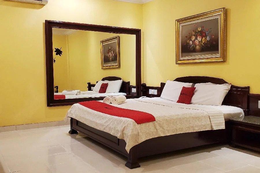 Ilusrasi tipe kamar yang ada di RedDoorz Plus near Dunia Fantasi Ancol