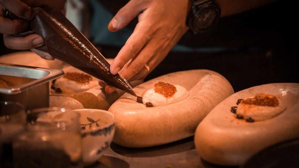 Tipsy Bird Gastrobar, satu restoran hits di Paya Lebar Quarter Mall (PLQ) Singapura.