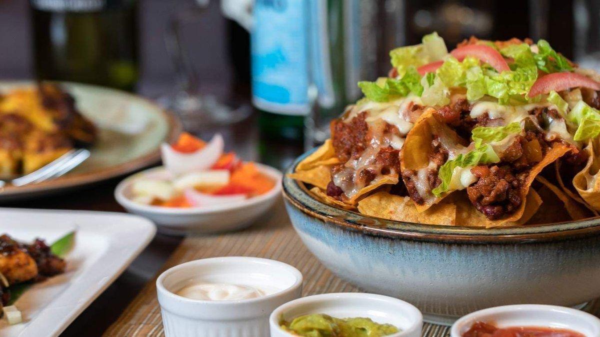 Tipsy Tikka, satu tempat wisata terbaik di Dubai buat nonton Euro 2024 dengan promo menarik.