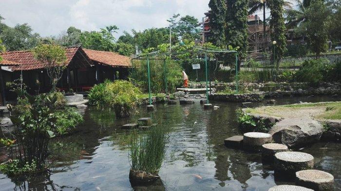 Tlatar Water Park atau Wisata Taman Air Umbul Tlatar di Boyolali, Jawa Tengah.