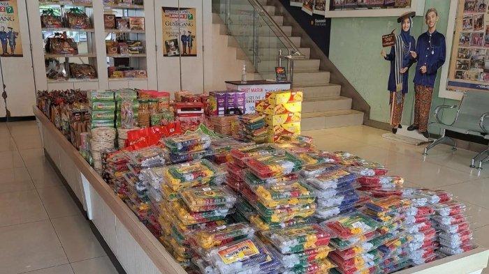 Toko oleh-oleh Jenang Mubarok di Jalan Sunan Muria Nomor 33 Glantengan, Kec. Kota Kudus, Kabupaten Kudus, Jawa Tengah.