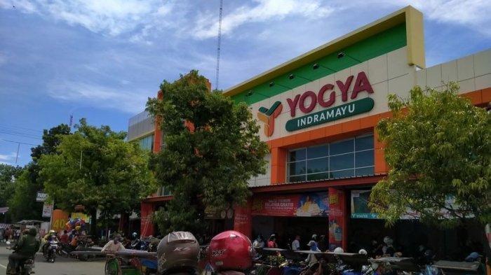 Toserba Yogya Indramayu di Indramayu, Jawa Barat.