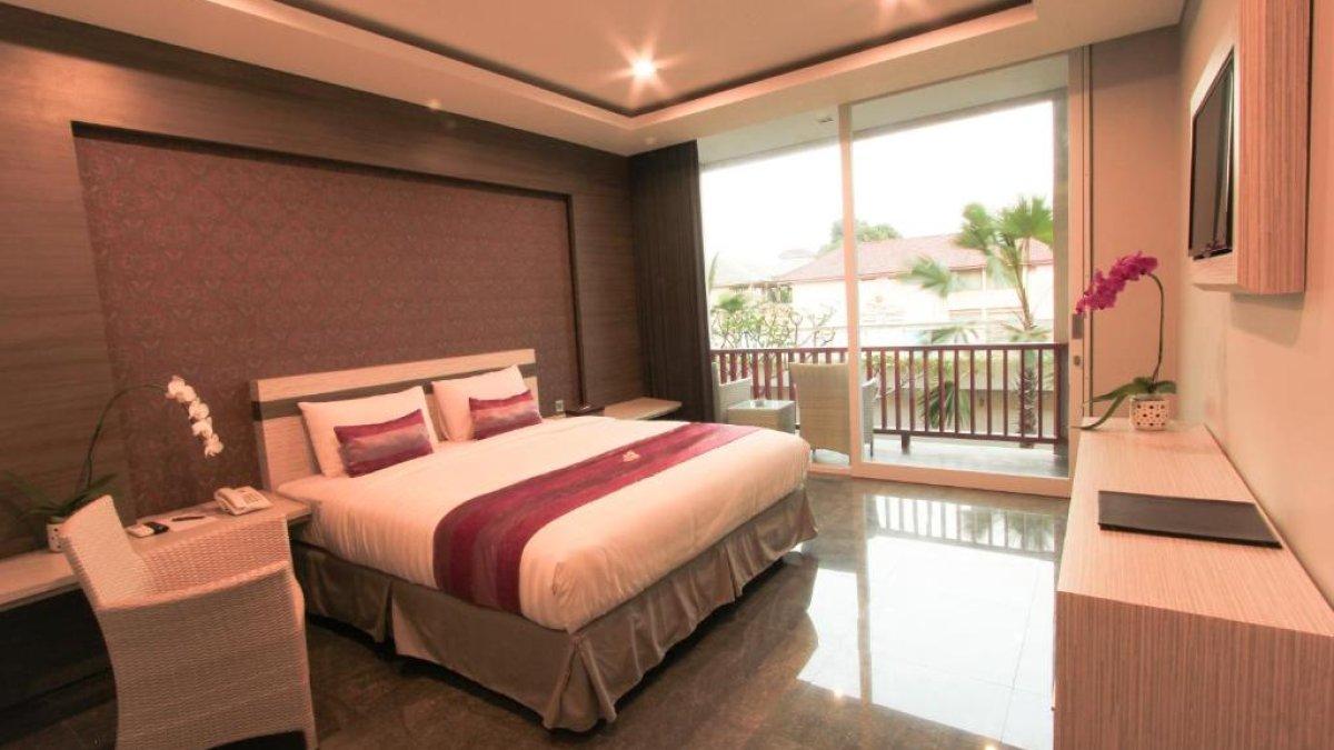 Transera Kamini Legian Hotel, satu hotel bintang 4 dekat Pantai Kuta Bali.