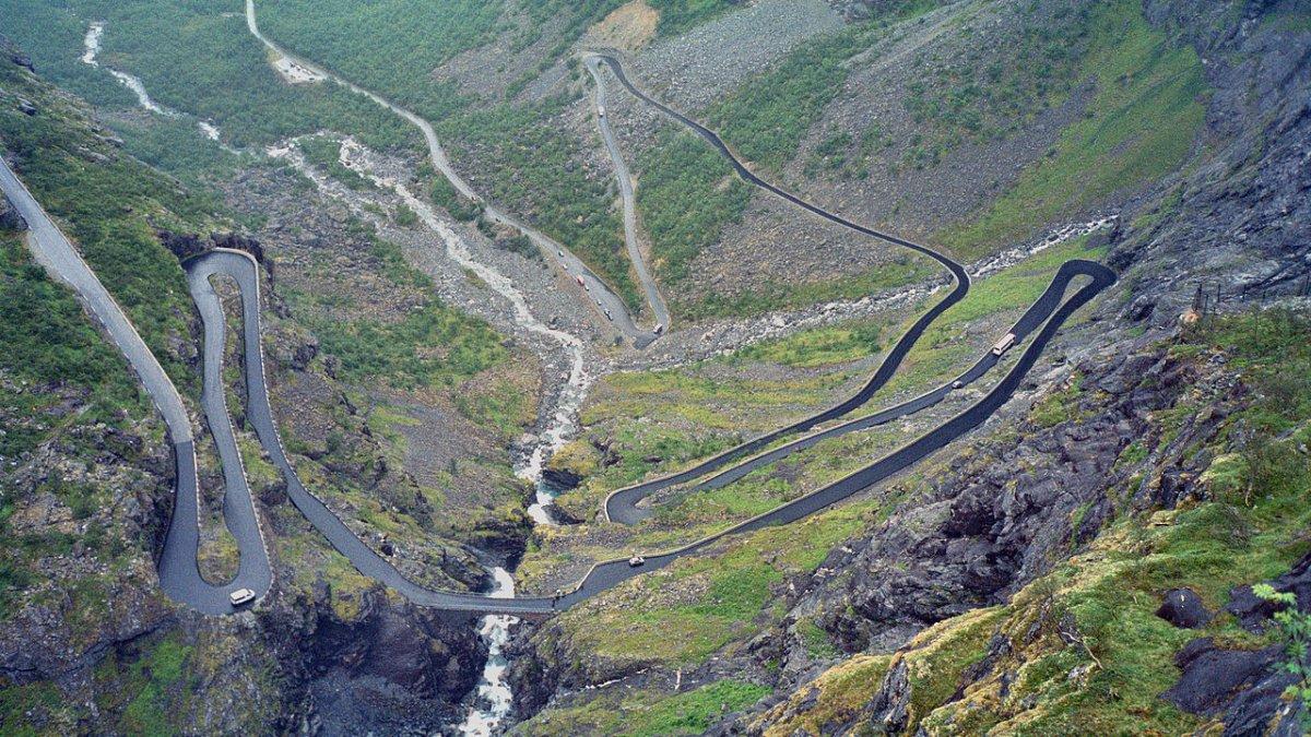 Trollstigen, satu jalan paling berbahaya di dunia.