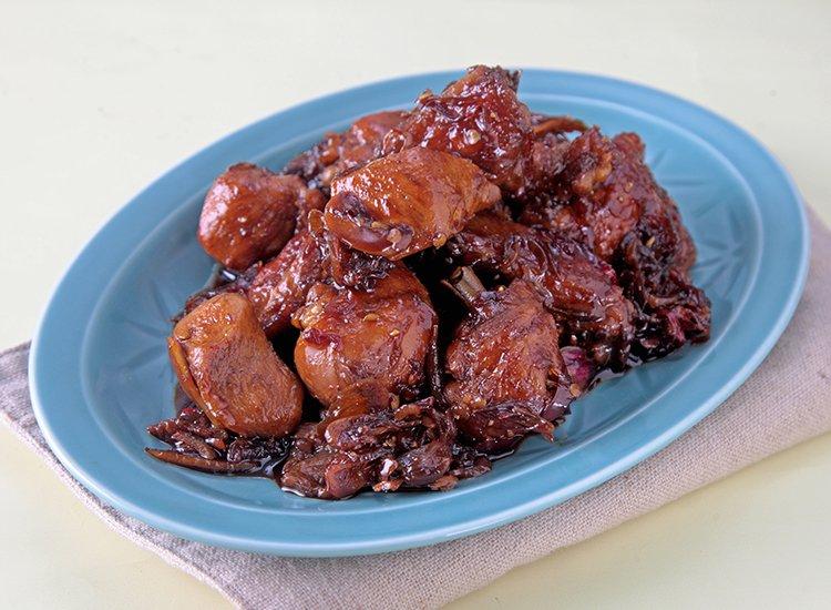 Tumis ayam kecap rawit.