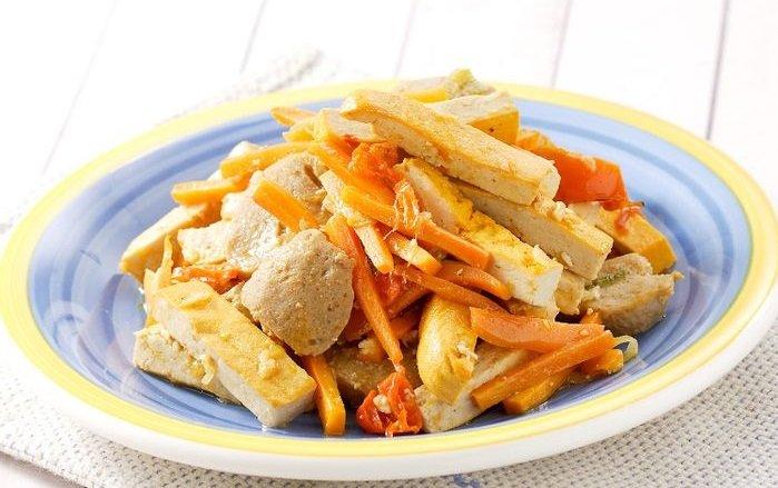 Tumis tahu takwa bakso.