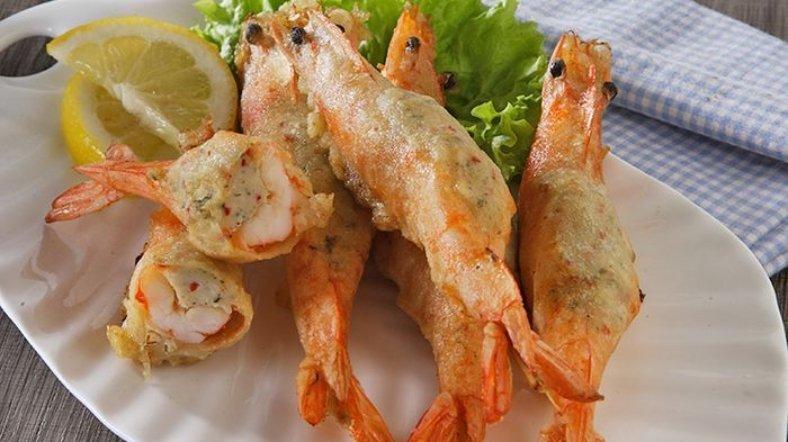 Udang goreng isi ayam.