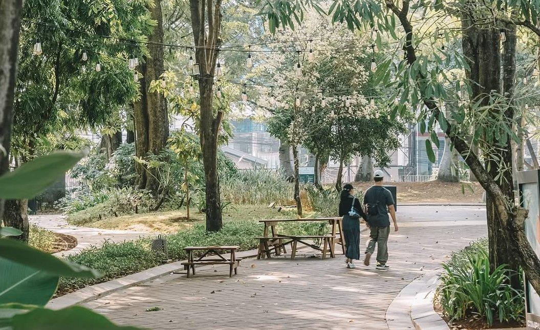 Urban Forest Cipete, satu tempat ngabuburit di Jakarta Selatan.