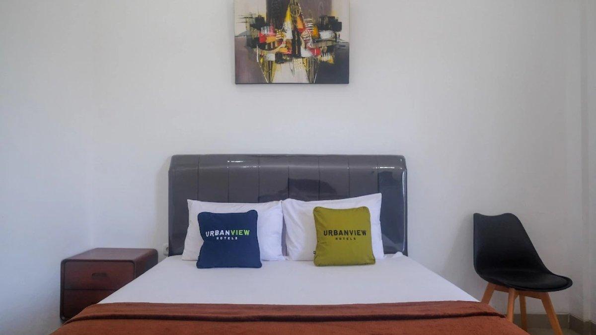 Urbanview keTemon Hotel & Resto YIA by RedDoorz, satu hotel bintang 3 dekat Bandara YIA Jogja yang mendapat rating 8 dari Agoda dan tarif inap mulai Rp 100 ribuan.