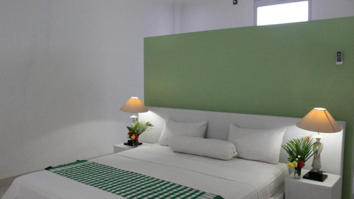 Villa Putih Lovina, satu hotel bintang 4 di Buleleng Bali yang mendapat rating 8 dari Agoda dengan tarif inap mulai Rp 200 ribuan.