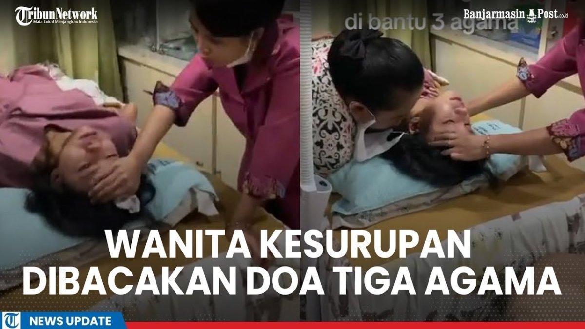 Viral momen seorang wanita kesurupan di tempat kerja, sampai diobati dengan doa dari tiga agama langsung.