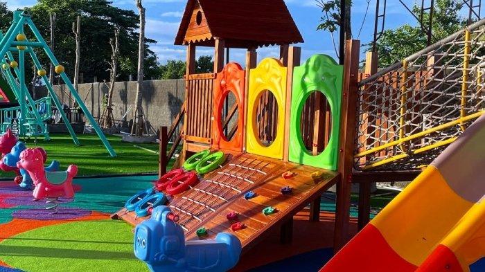 Wahana bermain anak di The Nice Park Kecamatan Gondangrejo, Kabupaten Karanganyar, Jawa Tengah.