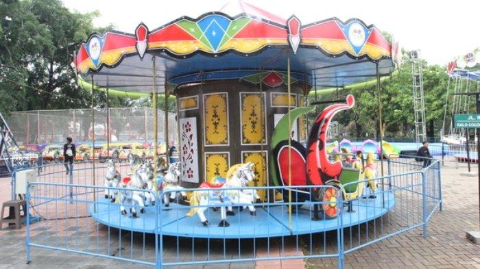 Wahana permainan carousel di Jakarta Fair 2024 JIExpo Kemayoran, Jakarta.