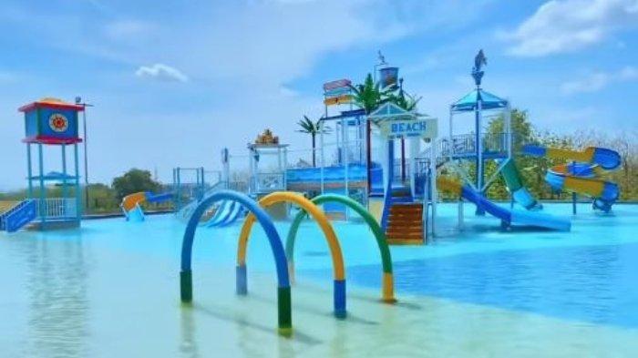 Wahana seluncuran air di Summerland Tirtamas Waterpark, tempat wisata baru di Kota Solo, Jawa Tengah.