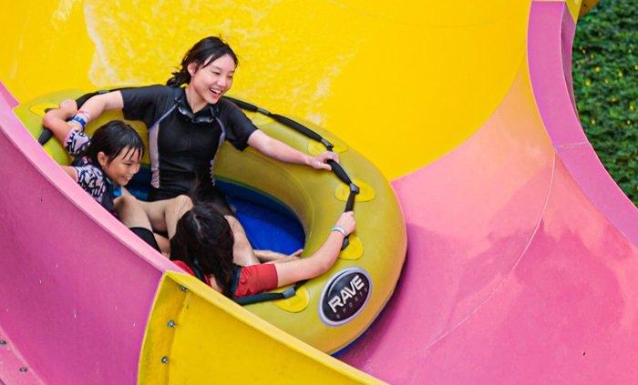 Wahoo Waterworld, rekomendast tempat wisata di Bandung Barat yang lagi hits.
